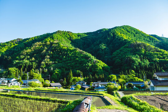 里山風景」の写真素材 | 57,221件の無料イラスト画像 | Adobe Stock
