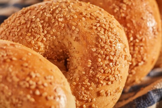 wole sesame bagels