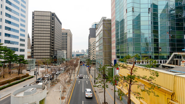Seoullo 7017 walkway overlooking downtown Seoul traffic