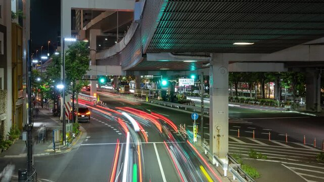 車両が行き交う東京の交差点　タイムラプス