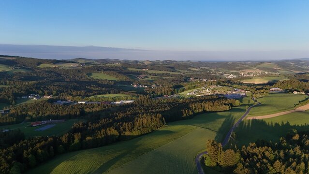 Warmes Abendleuchten &uuml;ber der Buckligen Welt

