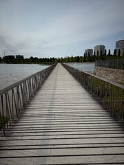 Obraz premium wooden bridge over the sea