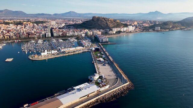 Alicante , zona Volvo y Castillo de Santa B&aacute;rbara , cenital a&eacute;rea