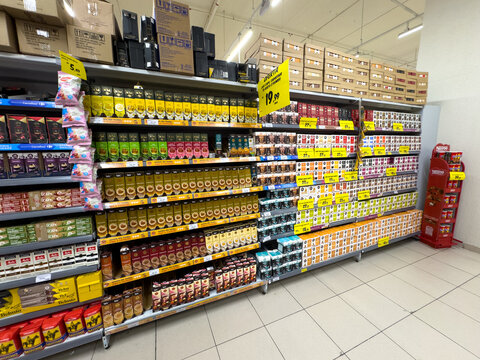 BELO HORIZONTE, MG, BRAZIL, MAY, 10, 2026 A well-stocked grocery store aisle with various food products and a fire extinguisher