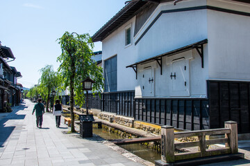 飛騨古川、白壁土蔵の町並みと瀬戸川 © Hiro074