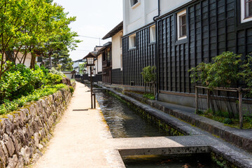 飛騨古川、白壁土蔵の町並みと瀬戸川 © Hiro074