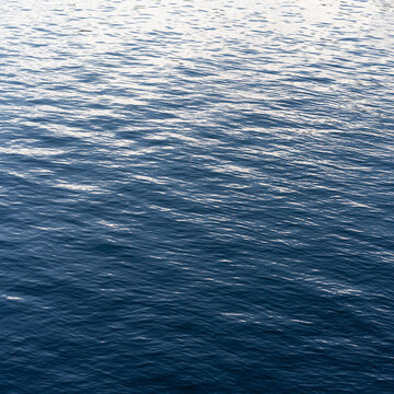 Sunlight Shimmering on Gapyeong River Surface with Blue Ripples &ndash; Water Texture