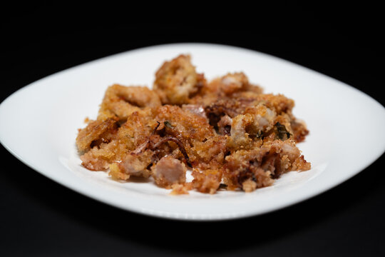 Tasty and light baked squid au gratin