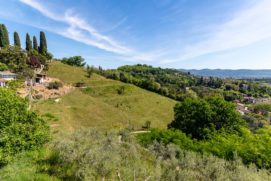 Panorama delle vallate verdi di Nova Gorica e Gorizia viste dall'alto del monastero di Kostanjevica, Slovenia 