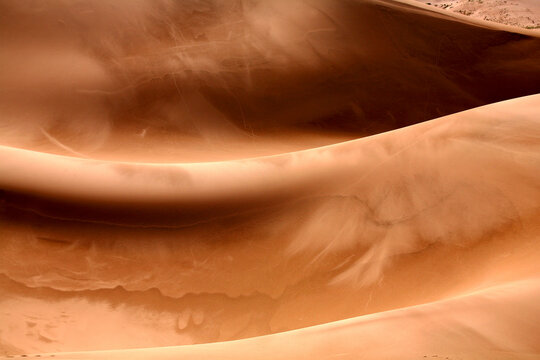 Mongolia, Gobi Gurvansaikhan National Park, Khongoryn Els, light and shade on sand dunes in Gobi Desert