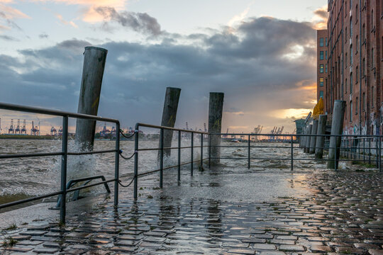 Germany, Hamburg, Altona, High water at fish market hall