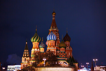 Fototapeta premium St. Basil's Cathedral (or Pokrovsky Cathedral) on Red Square in Moscow. Night.