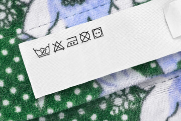 Washing instructions label © Tarzhanova