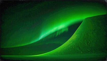 Espectacular aurora boreal verde esmeralda iluminando el cielo nocturno estrellado sobre un paisaje de invierno nevado