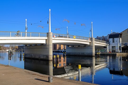 brandenburg an der havel, deutschland - jahrtausendbr&uuml;cke &uuml;ber der havel