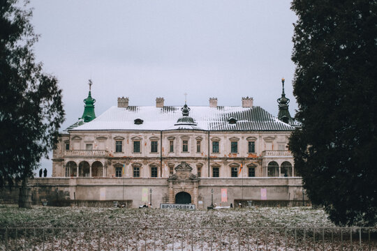 Pidhirtsi Castle is a historic fortress in western Ukraine combining Renaissance palace elegance with Baroque defensive bastions, built in seventeenth century for Polish hetman Stanisław Koniecpolski,