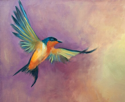 Dipinto a olio di una rondine colorata in pieno volo con le ali spiegate su uno sfondo artistico sfumato nei toni del viola e dell'oro