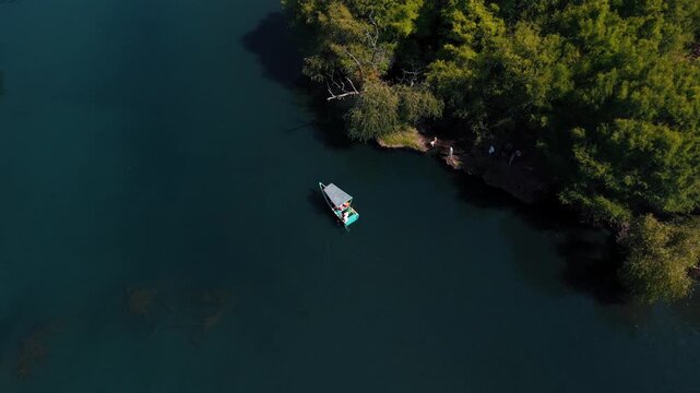  Lago de Cam&eacute;cuaro en Michoac&aacute;n desde vista de drone