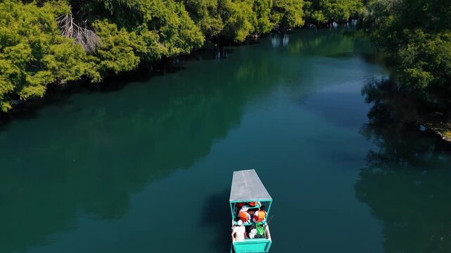  Lago de Cam&eacute;cuaro en Michoac&aacute;n desde vista de drone
