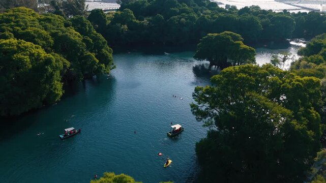  Lago de Cam&eacute;cuaro en Michoac&aacute;n desde vista de drone
