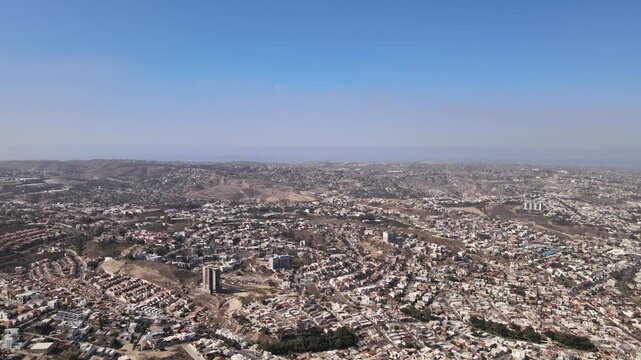 Vista a&eacute;rea panor&aacute;mica de la ciudad de Tijuana por la ma&ntilde;ana, Baja California, M&eacute;xico