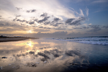 Fototapeta premium sunrise in the surf 