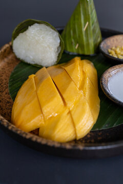 Delicious Plate of Thai Mango and Sticky Rice 