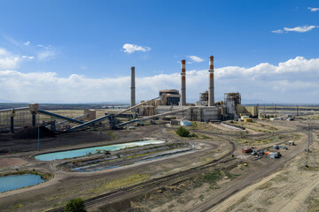 Obraz premium Drone photo of a coal fired power plant southeast of Pueblo, Colorado.