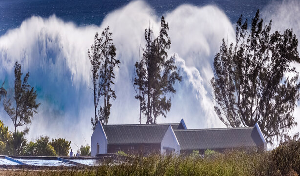 D&eacute;ferlantes de forte houle, Pointe au Sel, &icirc;le de la r&eacute;union 