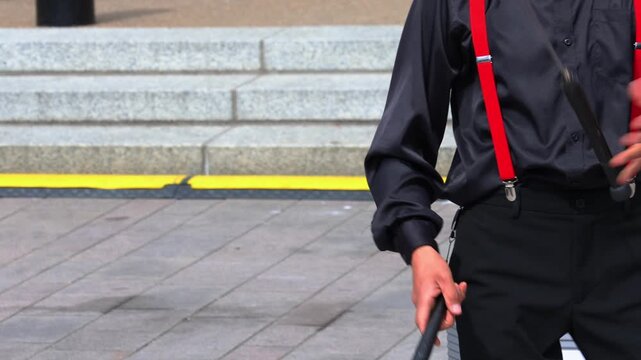 Juggling boosts brain development. Circus lessons in the summer park.