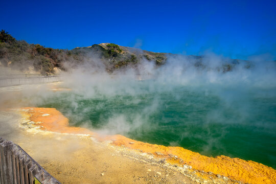 Wai-o-tapu champagne pool bubbling geothermal hot spring