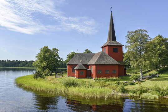 Lungsunds kyrka, church by a lake in Storfors, V&auml;rmland, Sweden