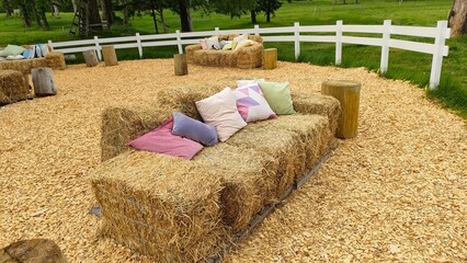 girl sitting on hay bale　大自然のイス © ino