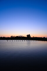Fototapeta premium 夕暮れの福島潟とビュー福島潟（新潟県新潟市北区）