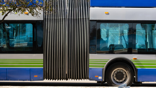 Articulated bus bellows joint connecting urban public transport sections