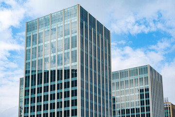 Obraz premium modern office building exterior in industrial area