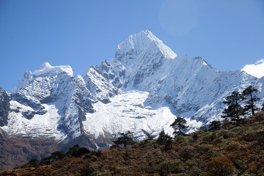 Amazing peak of the Ama Dablam mount - Everest region, Nepal Himalayas