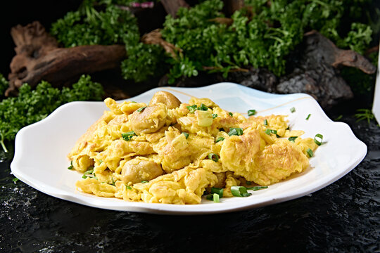 Traditional home-style stir-fried chives with free-range eggs
