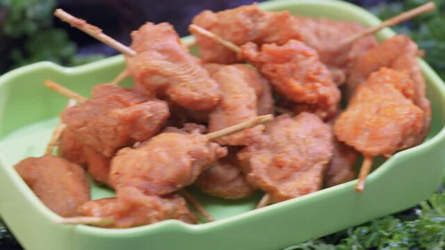 Fried snacks, fried toothpick pork tenderloin skewers