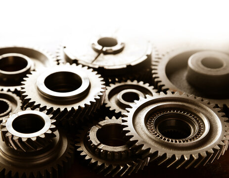 Assorted steel cog gears