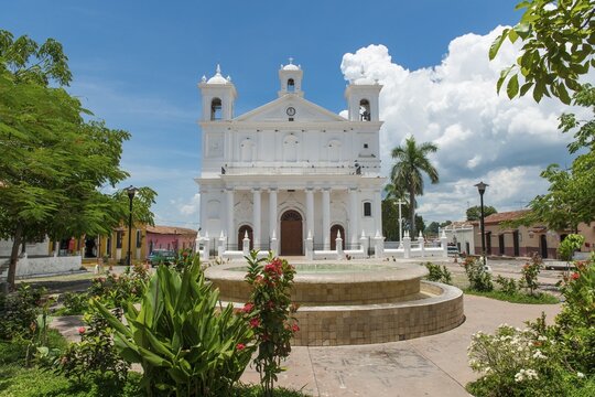 Church Iglesia Santa Luc&iacute;a Suchitoto, old town of Suchitoto, El Salvador