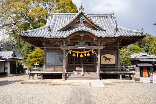 日出若宮八幡神社の拝殿