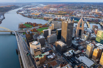 Aerial view of the skyline of Pittsburgh, Pennsylvania, USA. © Chenxiaoyang