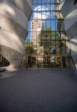 New york, usa august 19,2024. Richard gilder center for science, education, and innovation entrance in new york city, featuring a striking modern facade