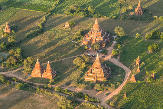 survol du site de Pagan au Myanmar
