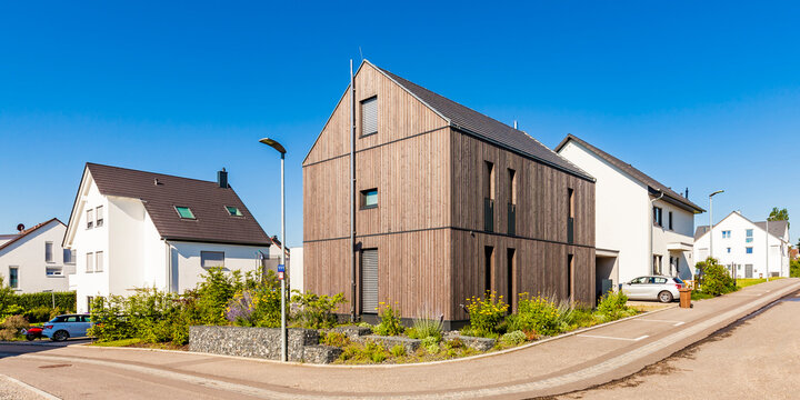 Germany, Baden-Wuerttemberg, Stuttgart, Ostfildern, modern efficiency house, wooden facade, thermal insulation
