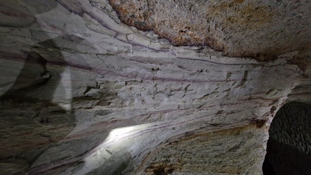 Kaoline (kaolin) is a versatile industrial clay mineral mined as a layered aluminum silicate, predominantly processed from open-pit deposits and refined for use in paper, ceramics, paint, and other co