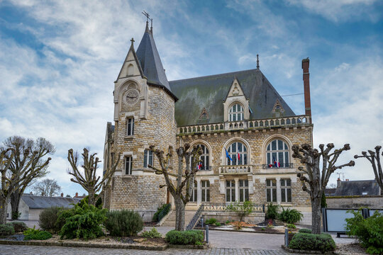 Puiseaux is a commune and town in France, in the Center region, Loiret department, in the Pithiviers district.