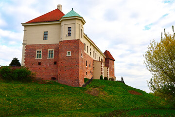 Fototapeta premium Gothic royal castle in Sandomierz built on the Vistula escarpment, Poland