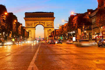 Fototapeta premium Arc de Triomphe at night, Paris, France